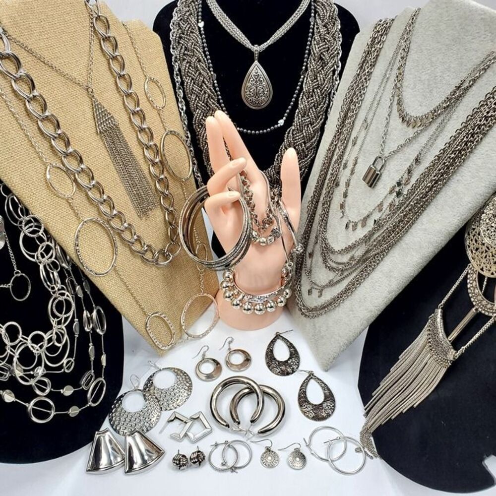 Fashion Jewelry Lot Silvertone Necklace Earring Bracelet Bundle 41 Pieces
